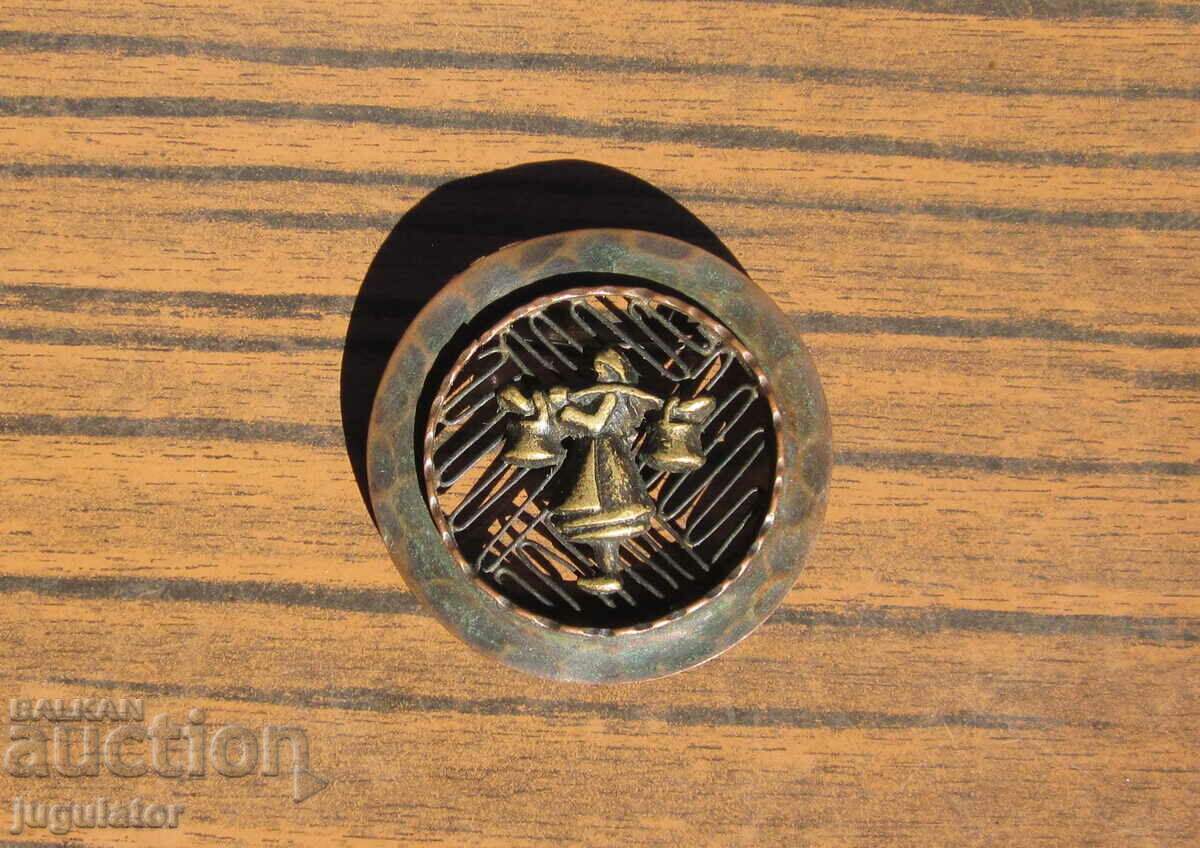 Bulgarian Renaissance brooch jewelry woman in folk costume with price 30.00 BGN | € 15.34 Bulgarian Renaissance brooch jewelry woman in folk costume with price 30.00 BGN | € 15.34