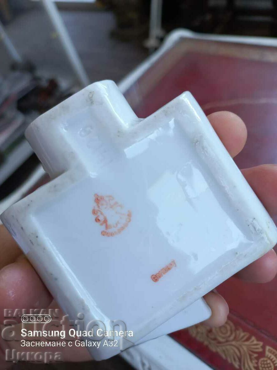 Auction OLD PORCELAIN ASHTRAY DOG GERMANY Auction OLD PORCELAIN ASHTRAY DOG GERMANY