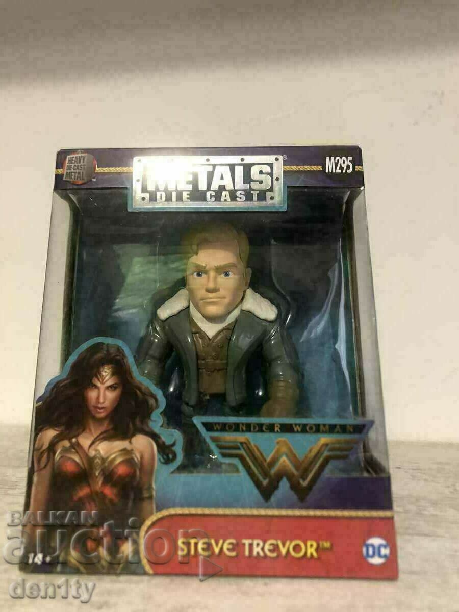 Metale Die Cast DC Comics: Wonder Woman Steve Trevor Figurină