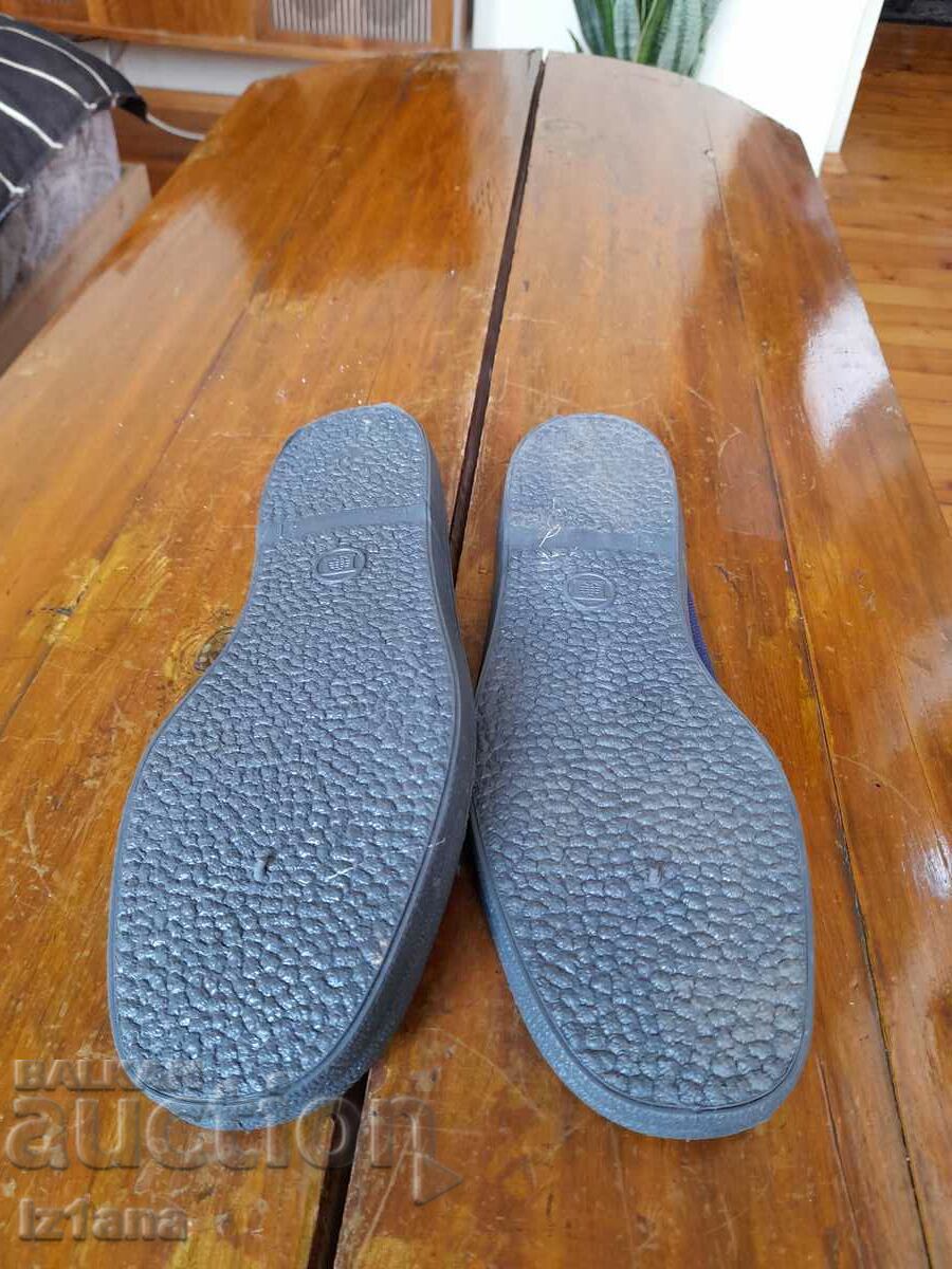 Auction Old sneakers, canvas PIRIN Auction Old sneakers, canvas PIRIN