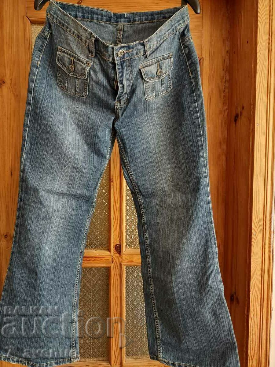 Jeans blue, elegant DjKv 09/22/2022 with price 20.00 BGN | € 10.23 Jeans blue, elegant DjKv 09/22/2022 with price 20.00 BGN | € 10.23