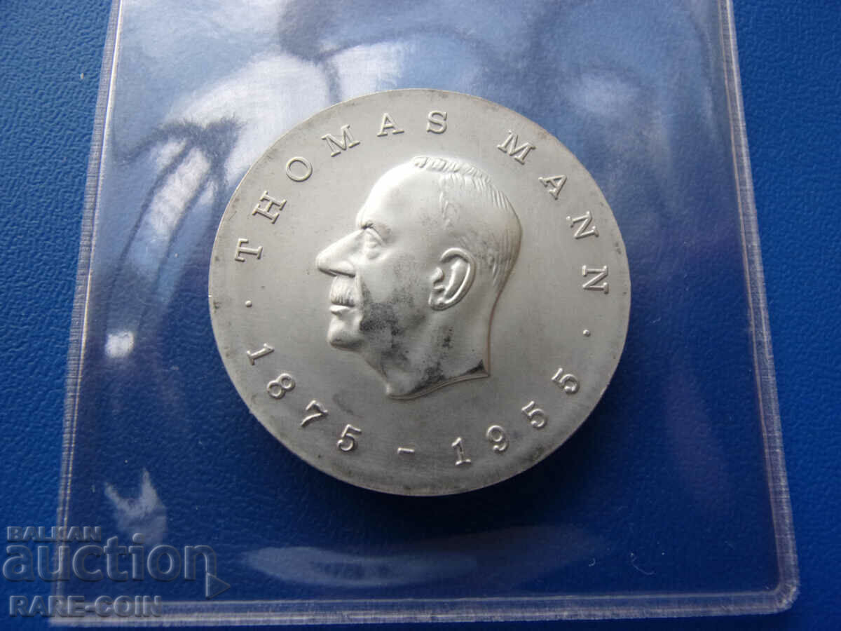 RS(43) GDR 5 Timbre 1975 cu certificat UNC Rare cu preț € 17.90 | 35.01 BGN