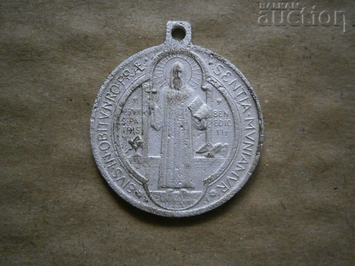 Auction  mini old Catholic CHRIST medallion