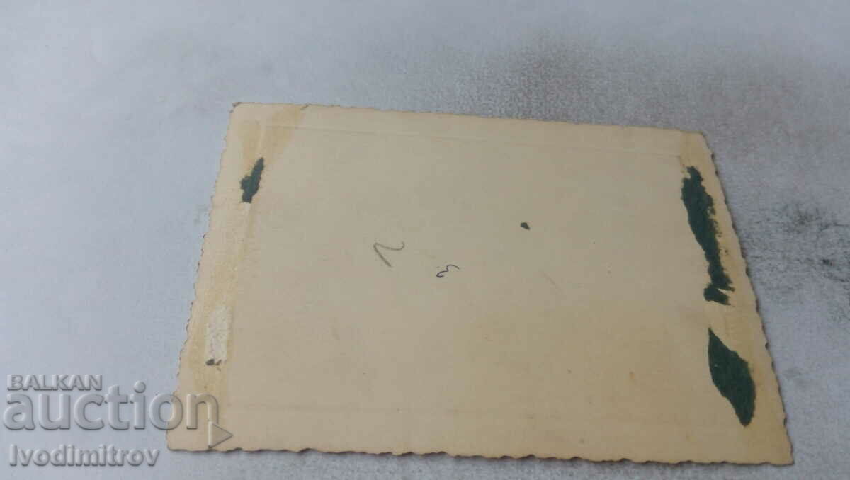 Εικόνα Δύο νεαρά κορίτσια δίπλα στο ποτάμι με τιμή 1.65 BGN | € 0.84 Εικόνα Δύο νεαρά κορίτσια δίπλα στο ποτάμι με τιμή 1.65 BGN | € 0.84