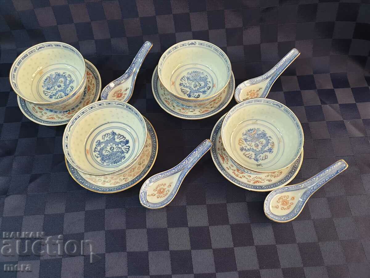 Auction Porcelain Chinese bowls, spoons and saucers - 4 sets. Auction Porcelain Chinese bowls, spoons and saucers - 4 sets.