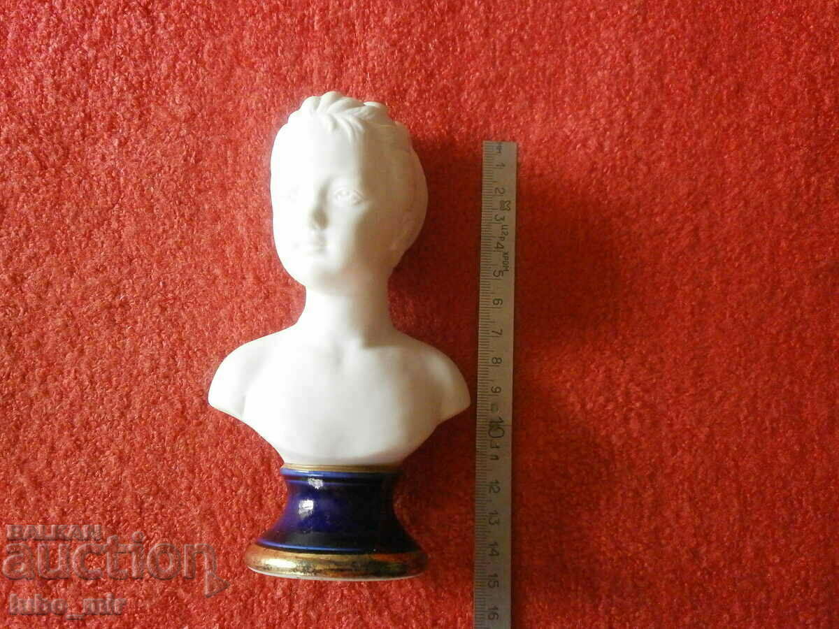 Auction OLD PORCELAIN BUST - JAPAN Auction OLD PORCELAIN BUST - JAPAN