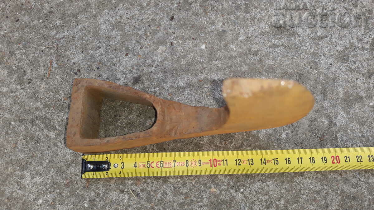 ancient primitive axe - 6 ancient primitive axe - 6