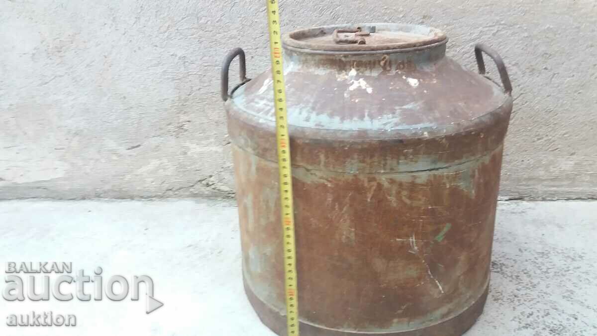 Аукцион МАСИВЕН ОГРОМЕН ГЮМ ЗА МЛЯКО - 40 ЛИТРА Аукцион МАСИВЕН ОГРОМЕН ГЮМ ЗА МЛЯКО - 40 ЛИТРА