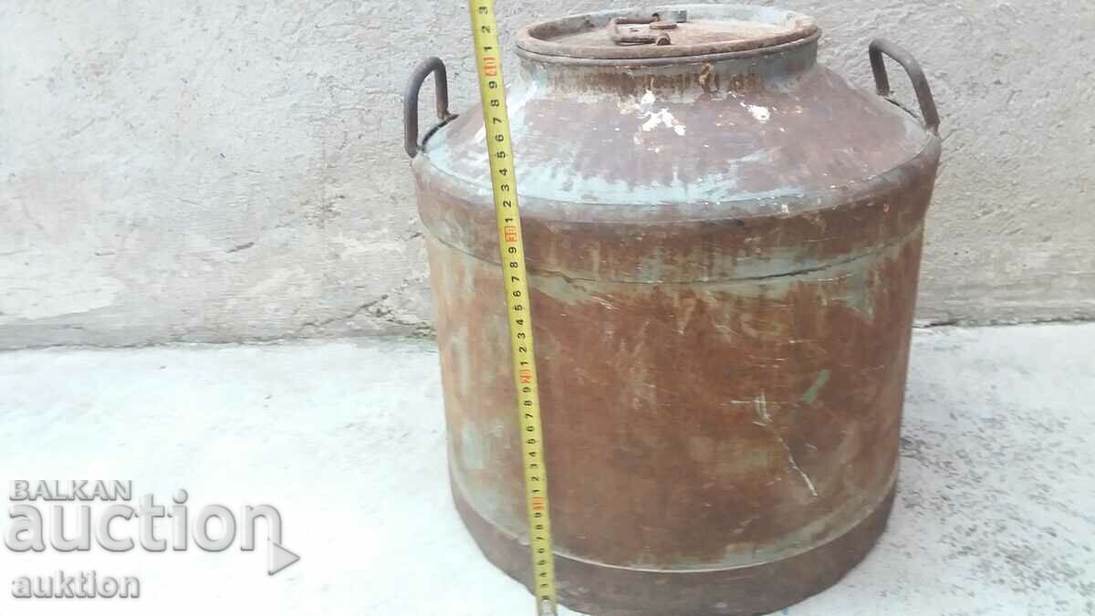 Доставка на МАСИВЕН ОГРОМЕН ГЮМ ЗА МЛЯКО - 40 ЛИТРА Доставка на МАСИВЕН ОГРОМЕН ГЮМ ЗА МЛЯКО - 40 ЛИТРА