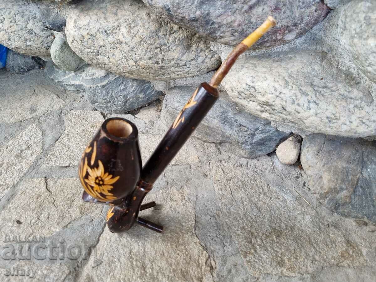 Παράδοση Παλιός μεγάλος σωλήνας αναμνηστικών