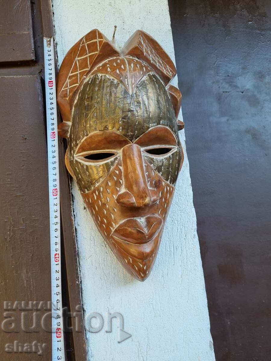 The huge African mask