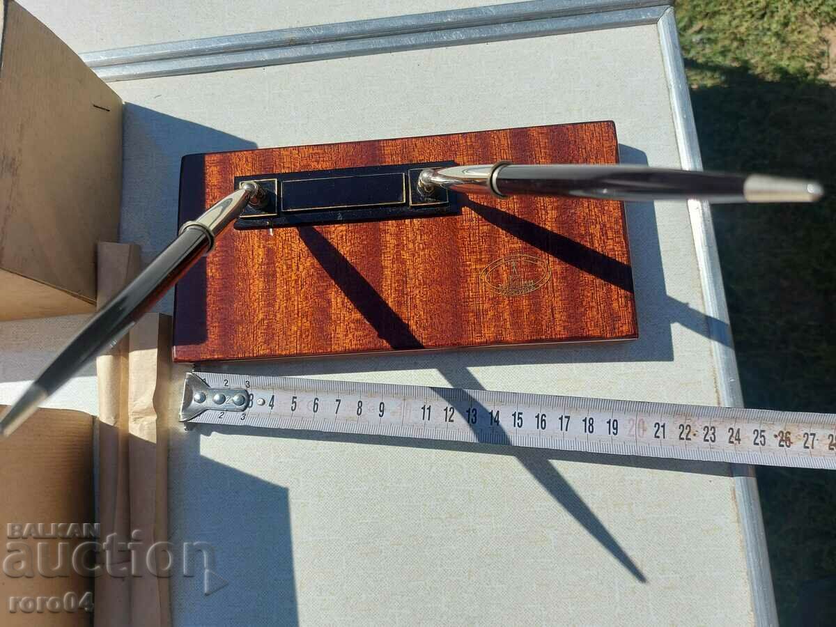 DESK PENS - MOSCOW - USSR - NEW with price 42.30 BGN | € 21.63 DESK PENS - MOSCOW - USSR - NEW with price 42.30 BGN | € 21.63