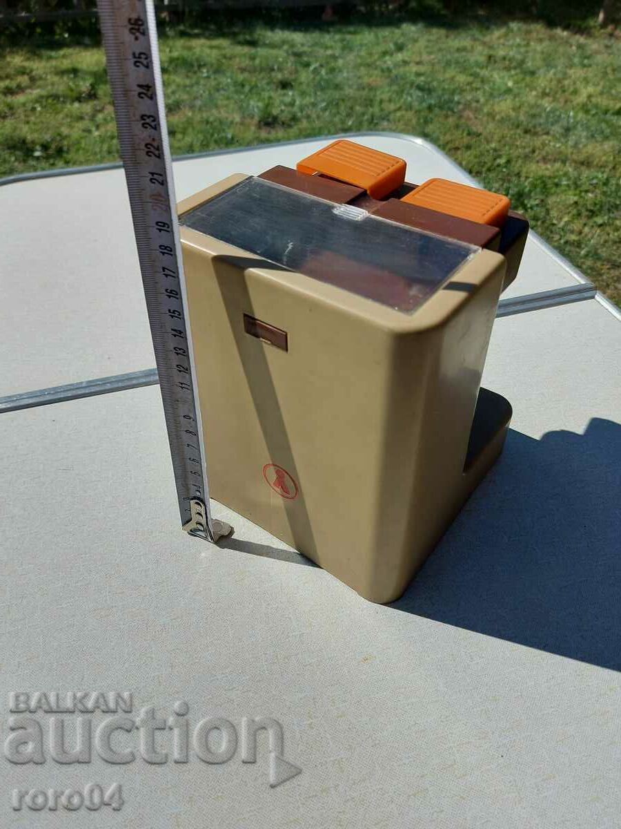 Auction CHILDREN'S TOY - COFFEE MACHINE Auction CHILDREN'S TOY - COFFEE MACHINE