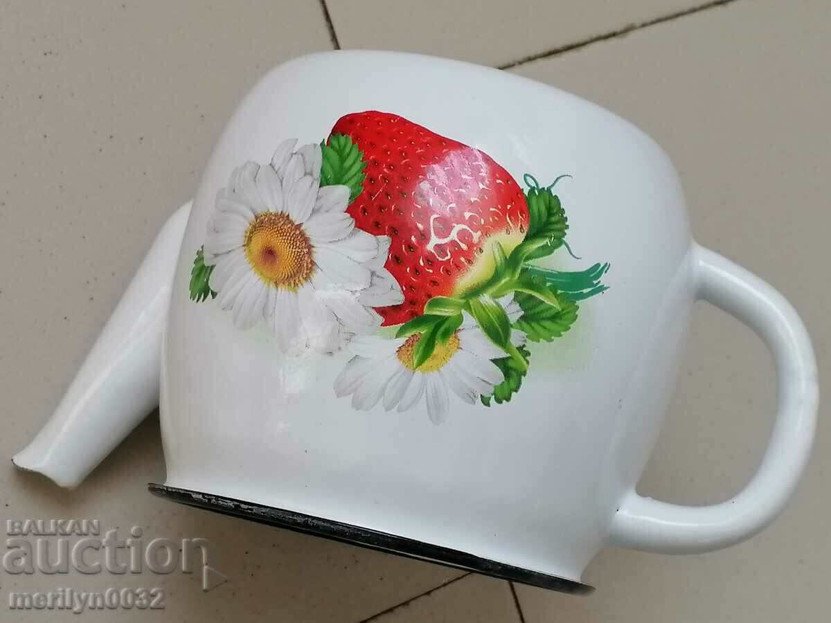 Аукцион Емайлиран чайник от соца, съд с емайл СССР Аукцион Емайлиран чайник от соца, съд с емайл СССР