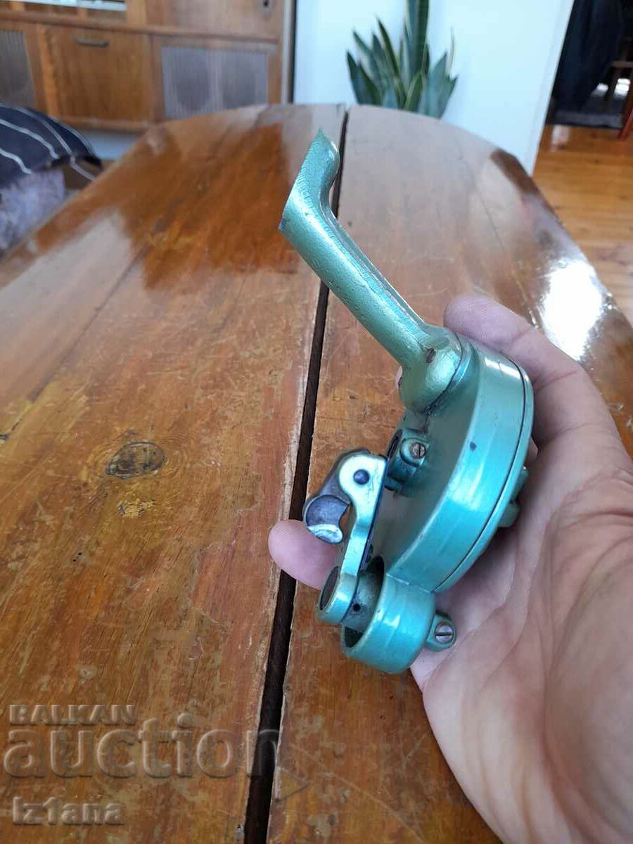 Swirl machine spindle with price 30.00 BGN | € 15.34 Swirl machine spindle with price 30.00 BGN | € 15.34