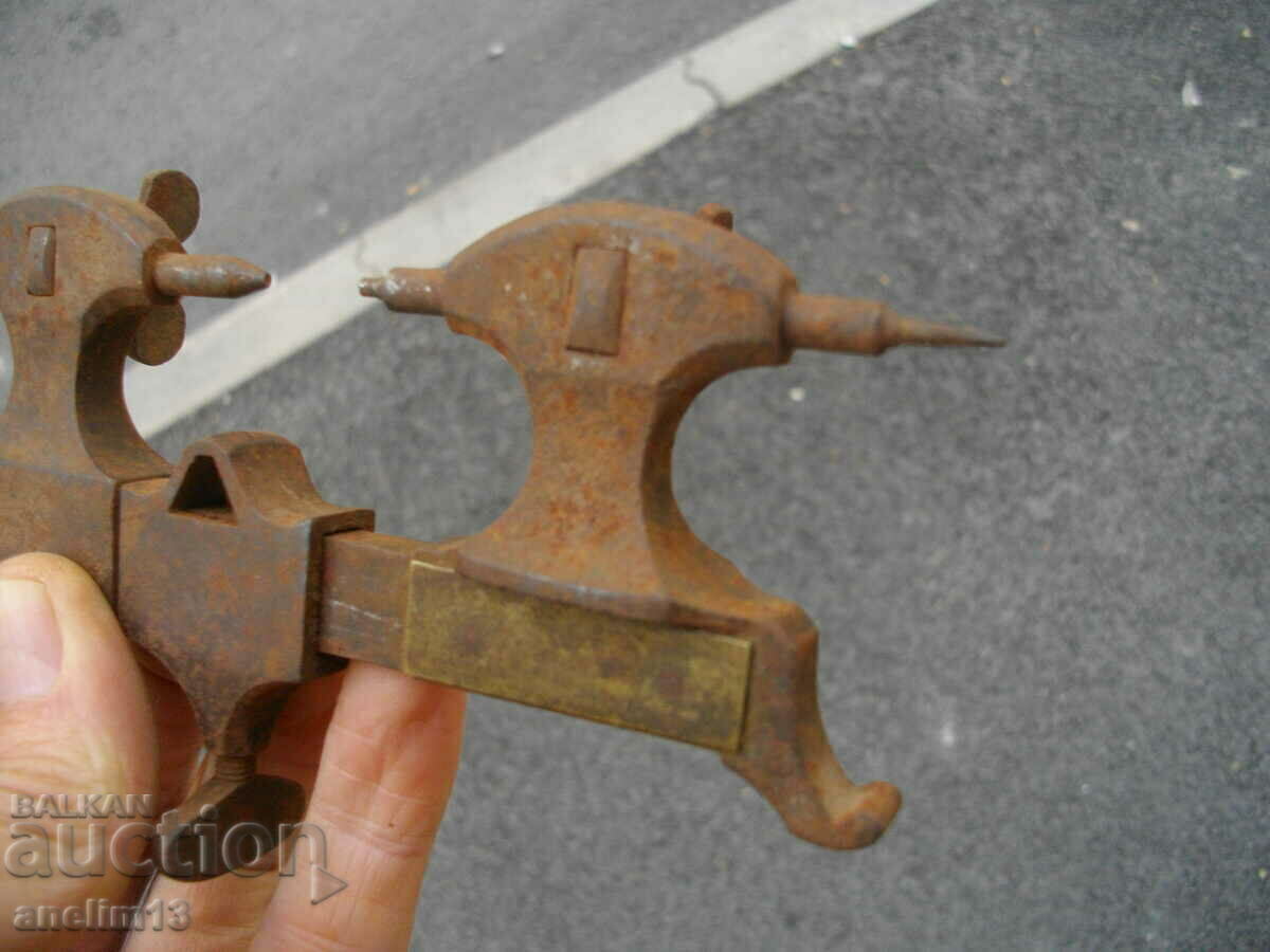Delivery of OLD WATCHMAKING TOOL PIVOT Delivery of OLD WATCHMAKING TOOL PIVOT