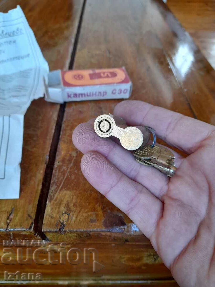 Delivery of Old padlock C30 Delivery of Old padlock C30