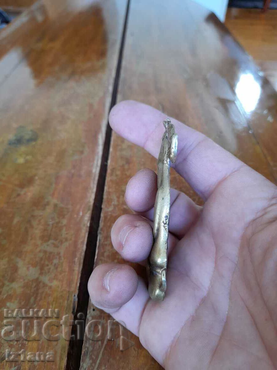 Delivery of An old plate, a toilet plate Delivery of An old plate, a toilet plate