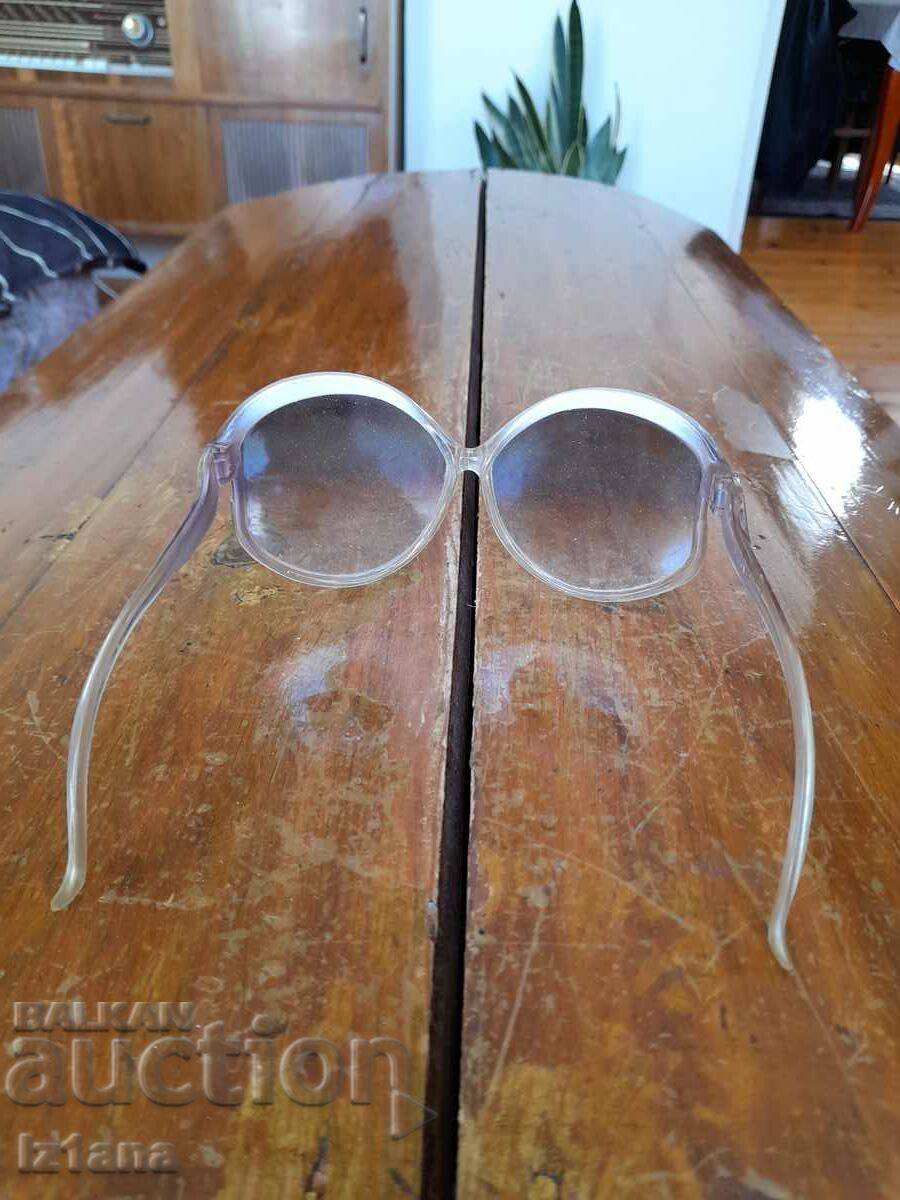 Auction Old Women's Sunglasses Auction Old Women's Sunglasses