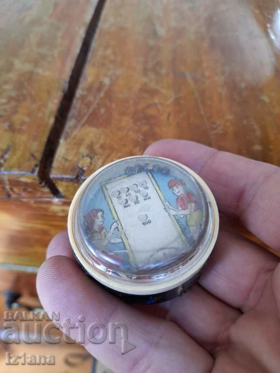 Δημοπρασία Παλιά ξύστρα, ένα παιχνίδι Δημοπρασία Παλιά ξύστρα, ένα παιχνίδι