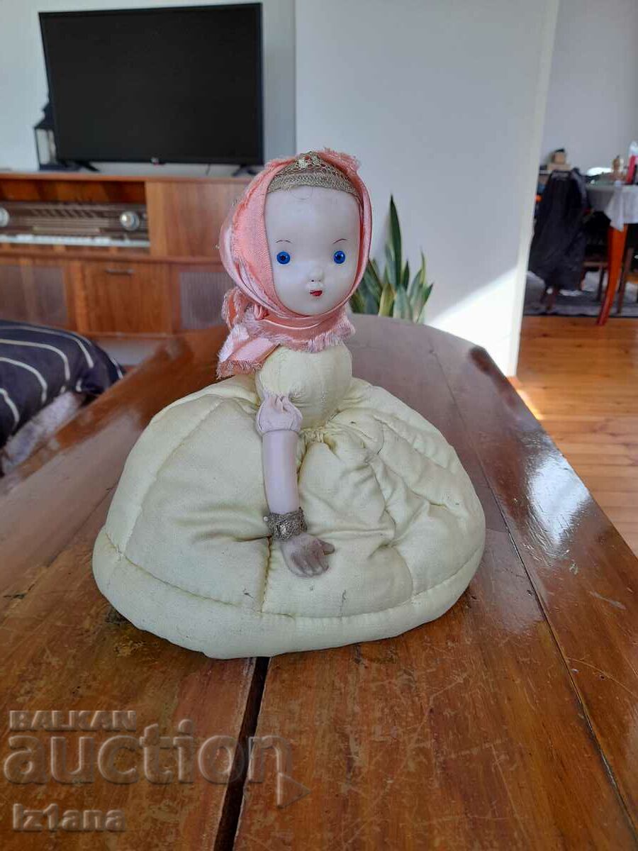 Delivery of An old Samovar doll Delivery of An old Samovar doll