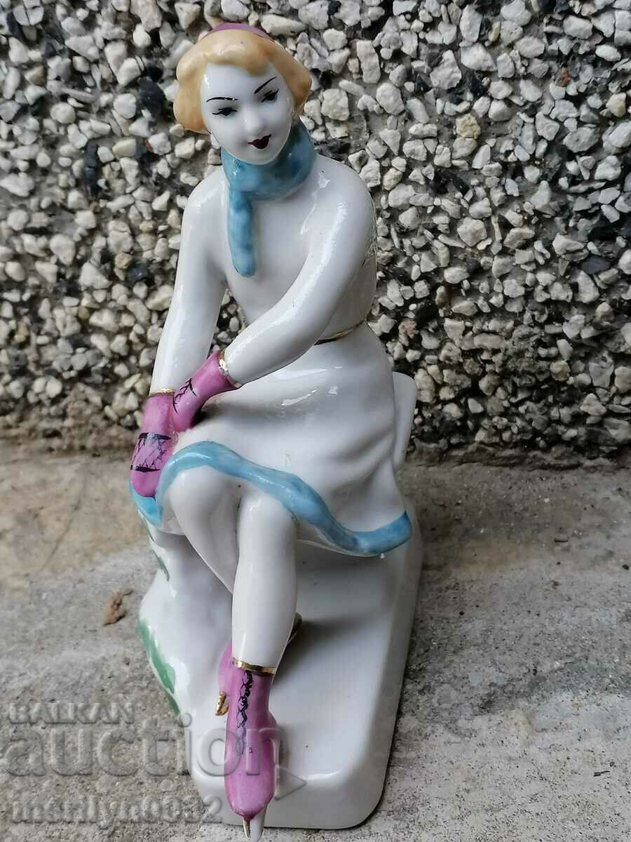 Porcelain figure 16 cm plastic statuette porcelain USSR with price 199.00 BGN | € 101.75 Porcelain figure 16 cm plastic statuette porcelain USSR with price 199.00 BGN | € 101.75