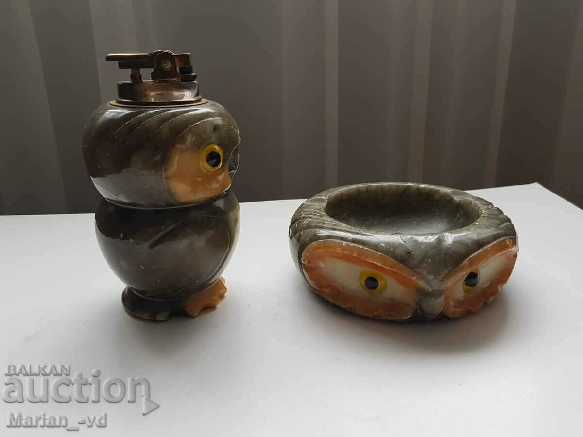 Auction  Marble lighter and ashtray set