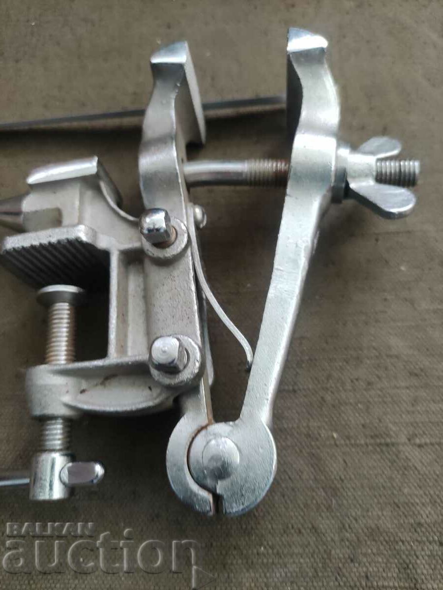 Delivery of Small anvil vise Delivery of Small anvil vise