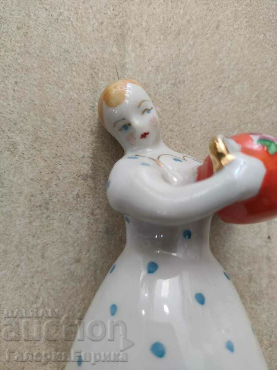 Figurină din porțelan Fata Dulevo cu preț 99.00 BGN | € 50.62