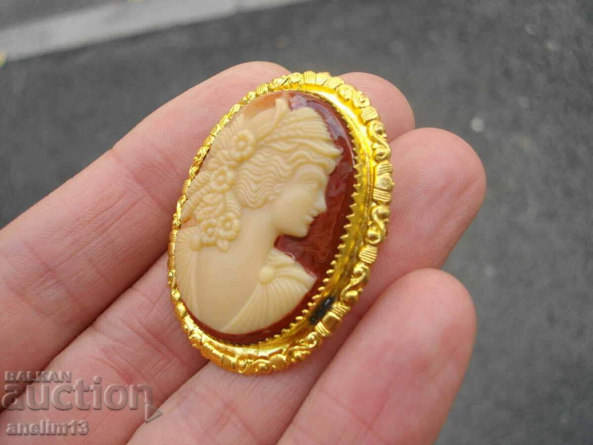 Auction STARA BROSHKA KAMEA Auction STARA BROSHKA KAMEA