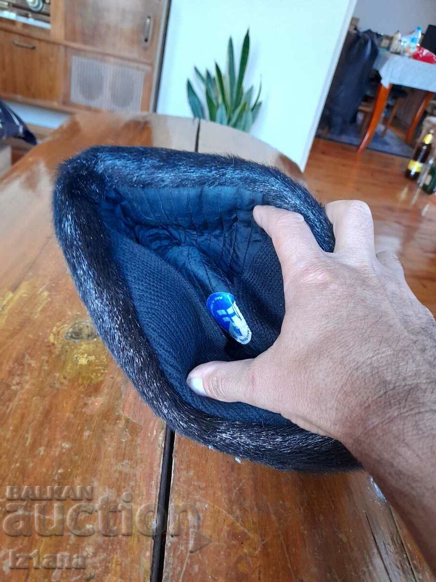 Livrarea pălărie veche din piele