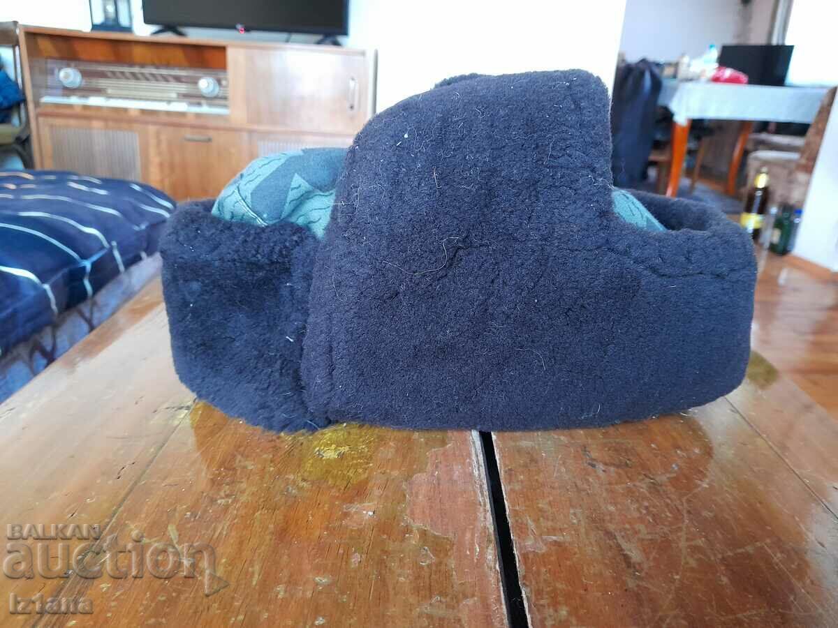 Auction Old camouflage hat, earmuff Auction Old camouflage hat, earmuff