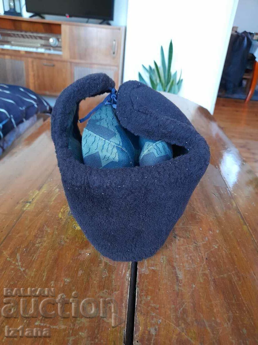 Delivery of Old camouflage hat, earmuff Delivery of Old camouflage hat, earmuff