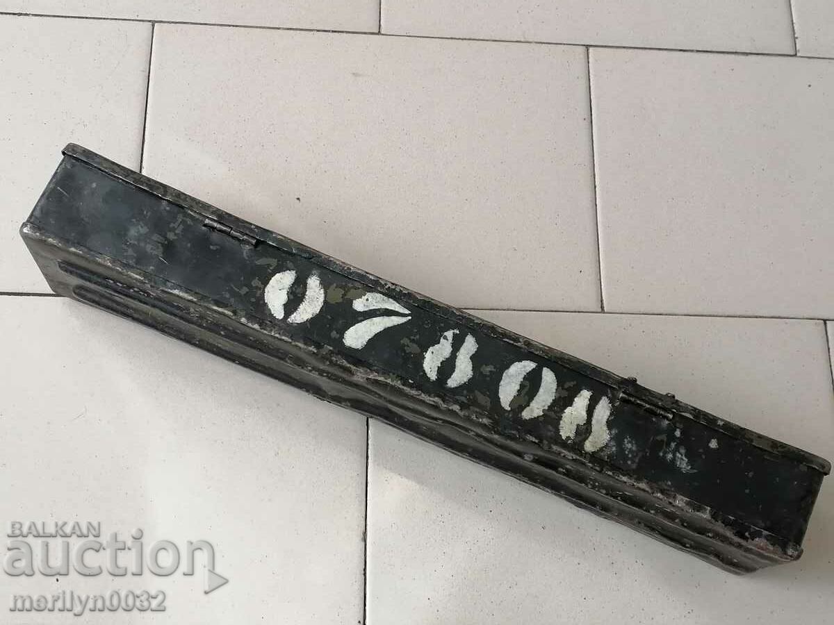 Cutie metalică a armatei germane Cutie al doilea război mondial - 5 Cutie metalică a armatei germane Cutie al doilea război mondial - 5