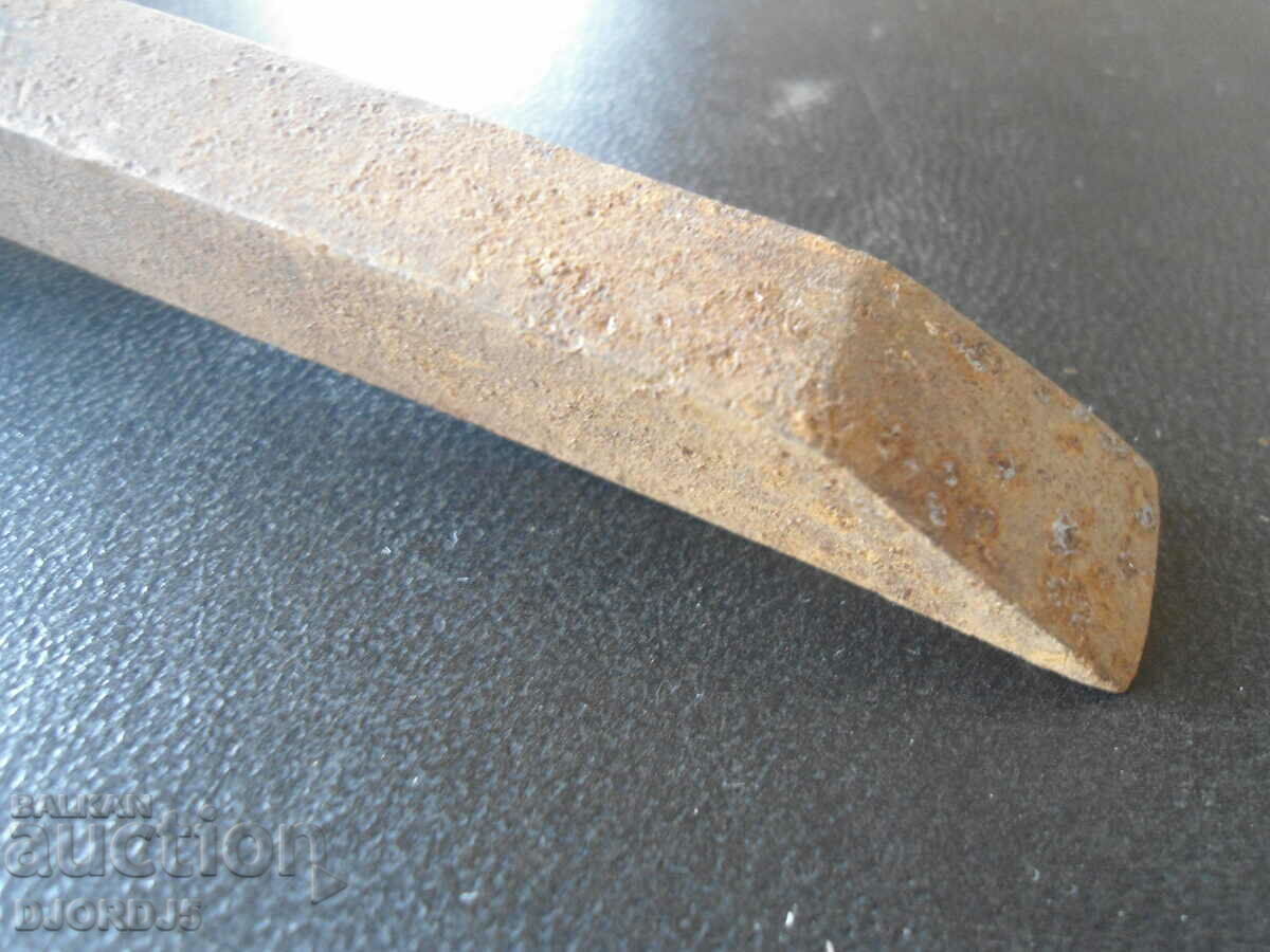 Old chisel with price 4.00 BGN | € 2.05 Old chisel with price 4.00 BGN | € 2.05