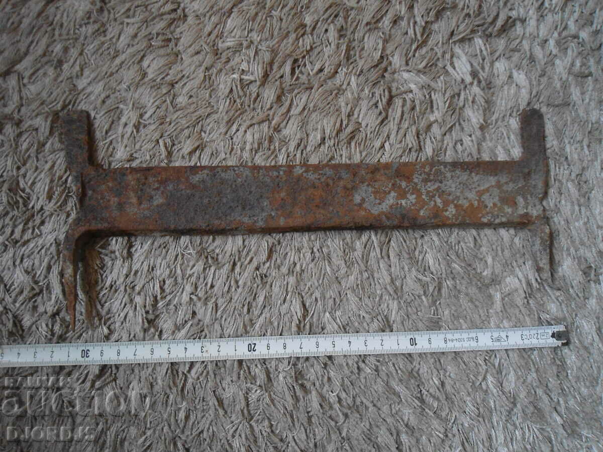Auction An old forged scraper Auction An old forged scraper