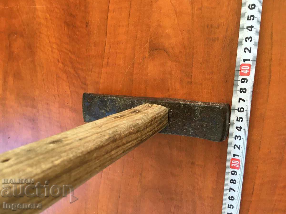 HAMMER OLD TOOL-LARGE-NEARLY A KILOGRAM AND A HALF - 5 HAMMER OLD TOOL-LARGE-NEARLY A KILOGRAM AND A HALF - 5