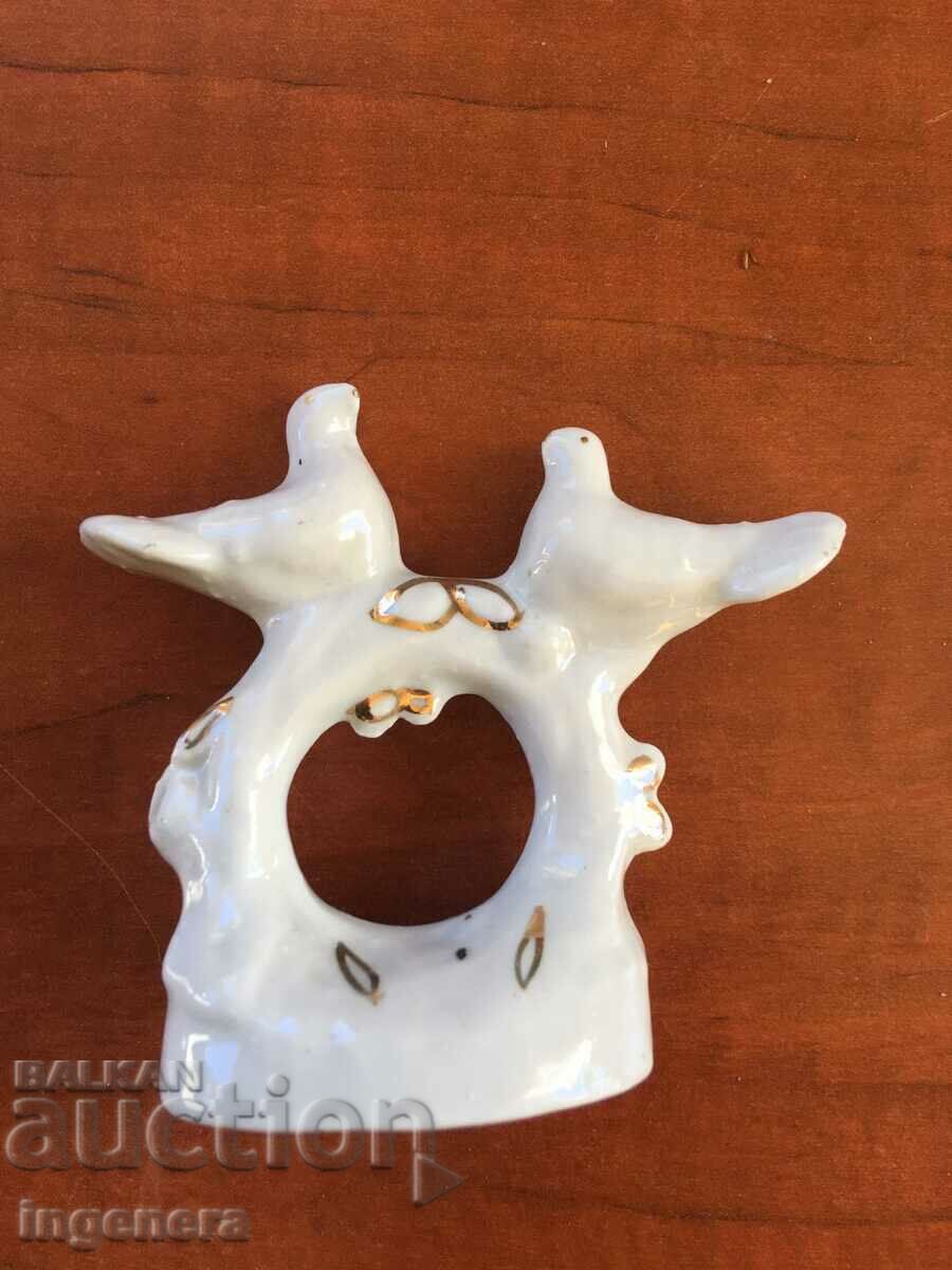 PORCELAIN FIGURE STATUTE GOLD - 5 PORCELAIN FIGURE STATUTE GOLD - 5