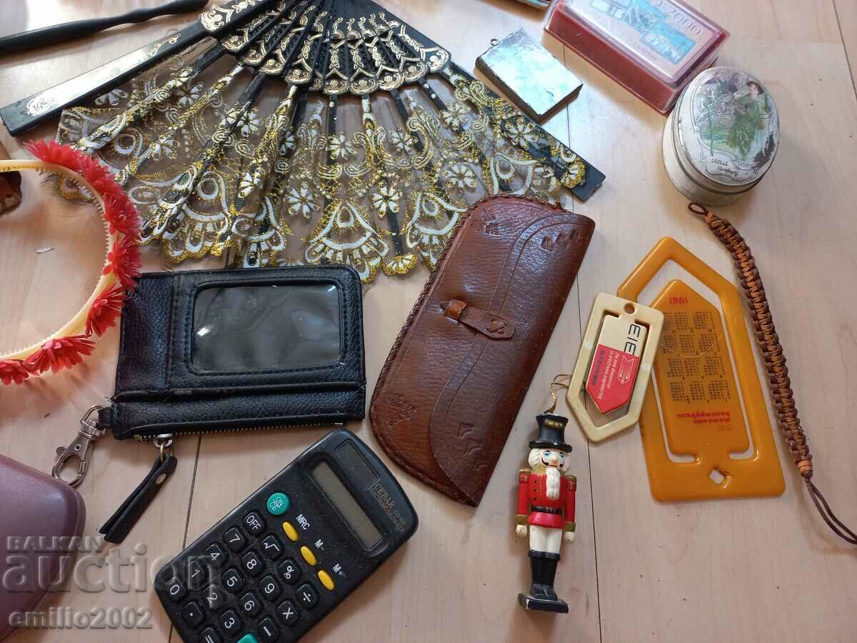 Delivery of Lot of retro accessories screw social. Delivery of Lot of retro accessories screw social.