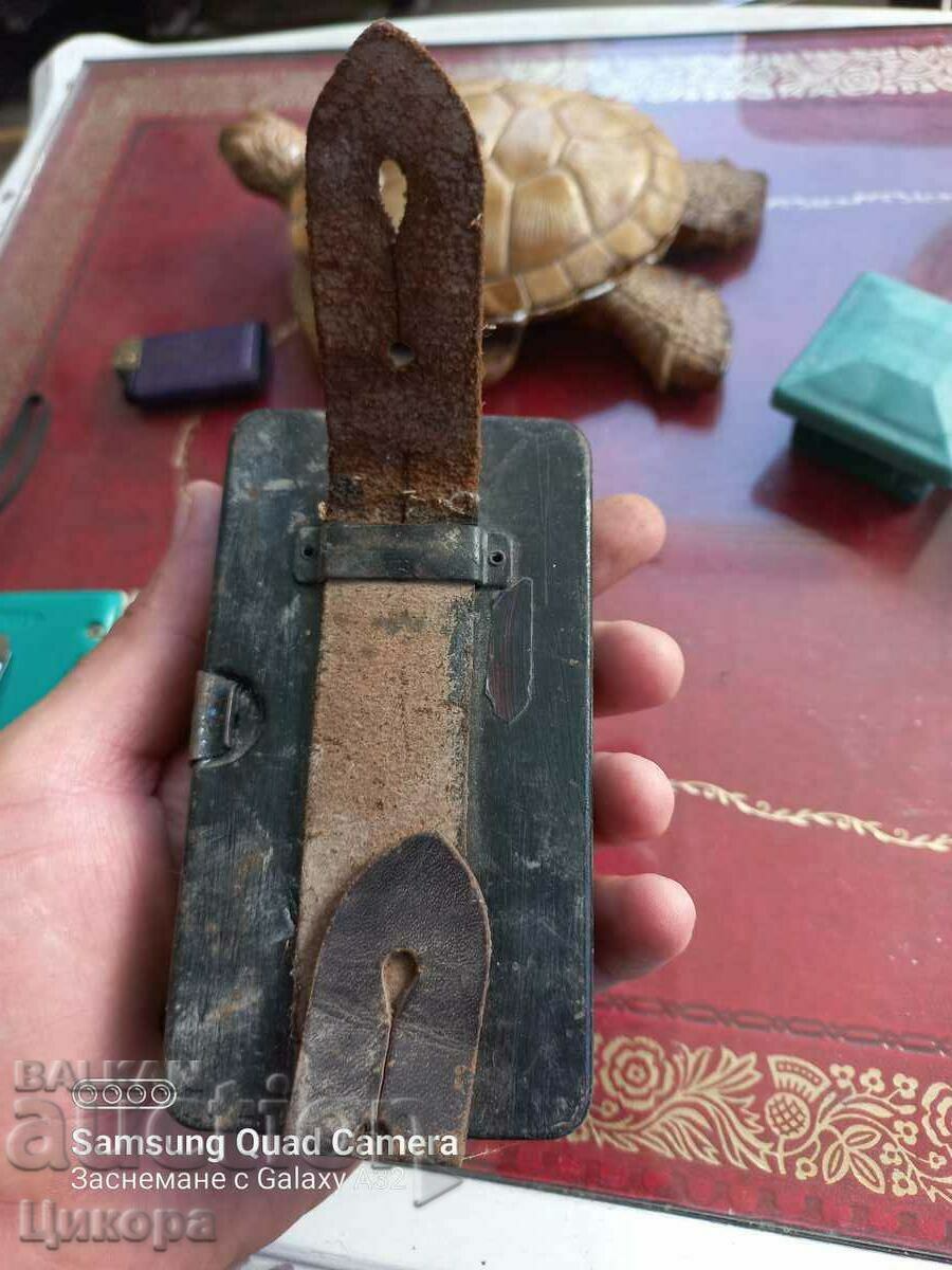 Delivery of OLD FLASHLIGHT DERTRIX FLASHLIGHT Delivery of OLD FLASHLIGHT DERTRIX FLASHLIGHT