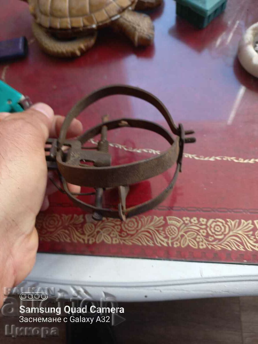 Delivery of RARE OLD TRAP SMALL GAME TRAP