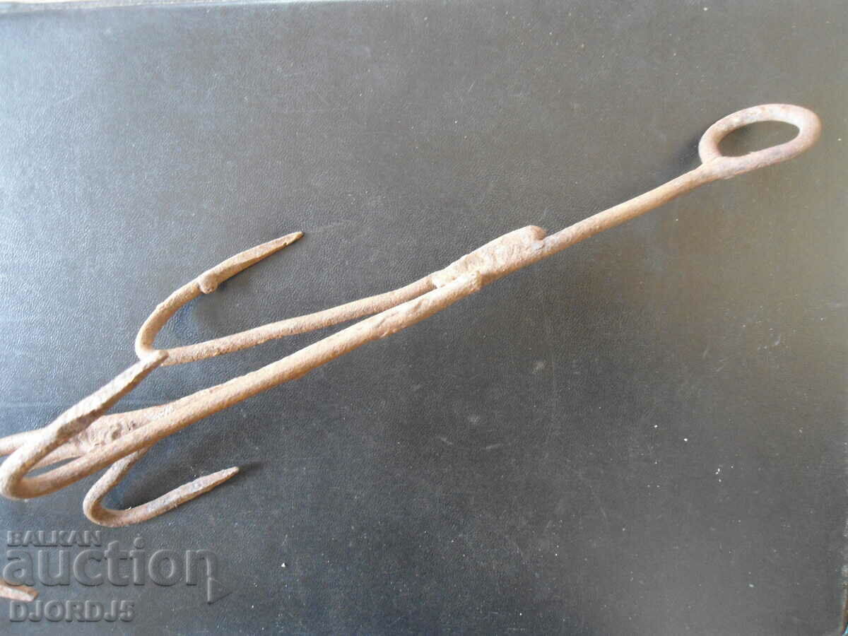 Old iron, hook, hook, dwarf with price 4.00 BGN | € 2.05