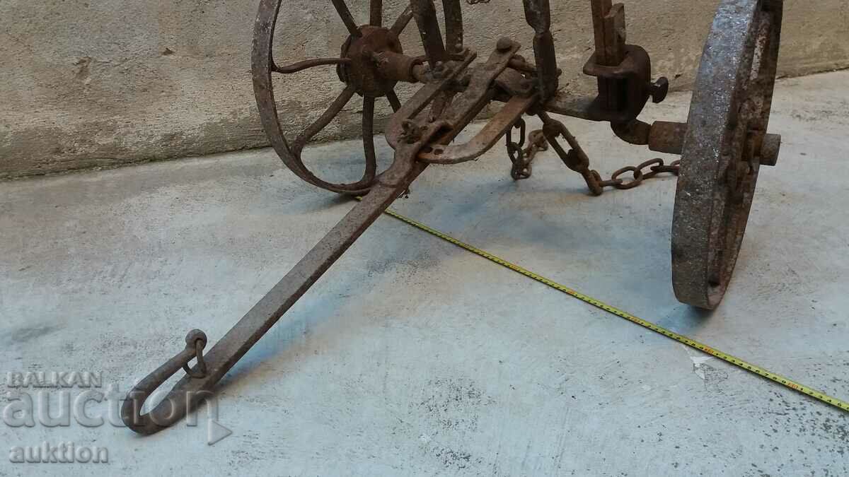 Auction EXCELLENT PRESERVED RENAISSANCE CYCLER, PLOW TRAILER Auction EXCELLENT PRESERVED RENAISSANCE CYCLER, PLOW TRAILER