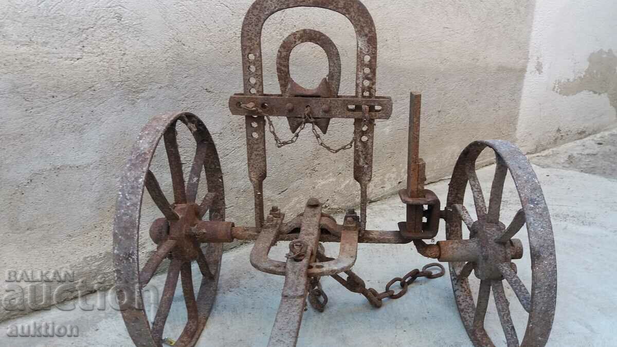 Delivery of EXCELLENT PRESERVED RENAISSANCE CYCLER, PLOW TRAILER Delivery of EXCELLENT PRESERVED RENAISSANCE CYCLER, PLOW TRAILER