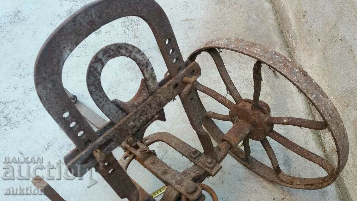 EXCELLENT PRESERVED RENAISSANCE CYCLER, PLOW TRAILER - 5 EXCELLENT PRESERVED RENAISSANCE CYCLER, PLOW TRAILER - 5