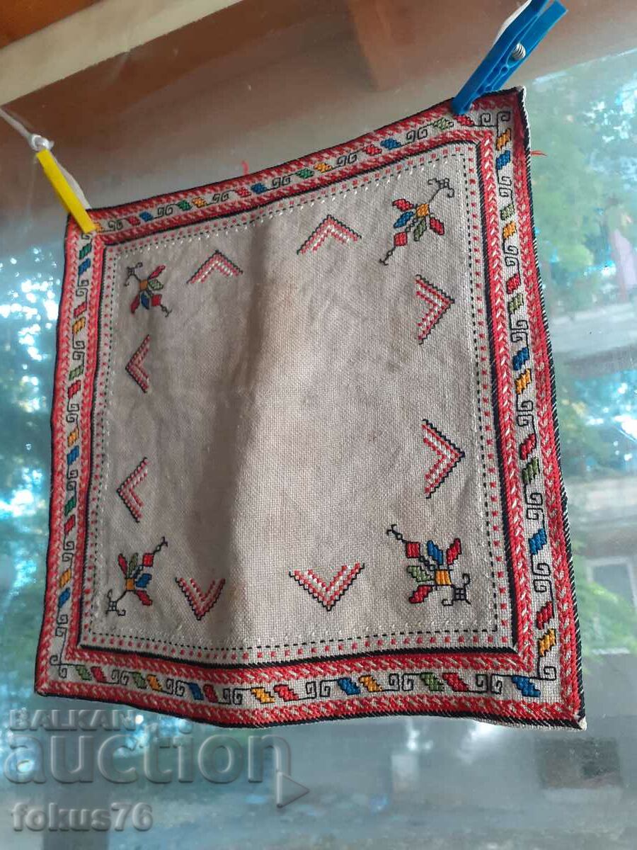 Verificare broderie broderie folclor cu preț 33.00 BGN | € 16.87 Verificare broderie broderie folclor cu preț 33.00 BGN | € 16.87