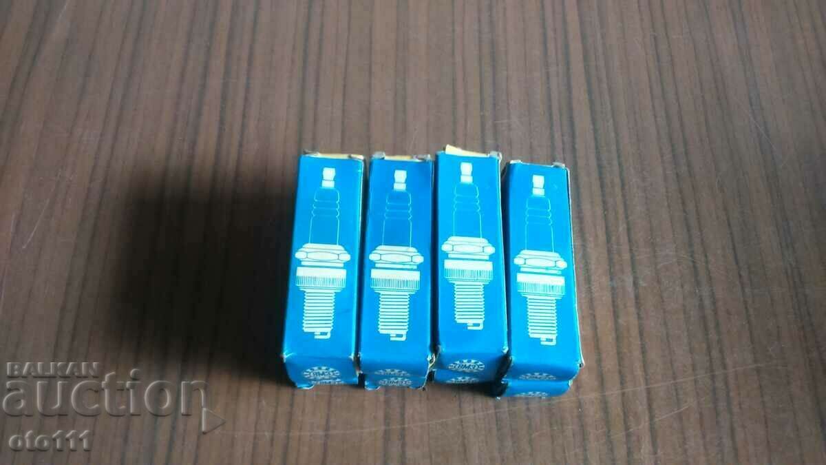 Delivery of SPARK PLUG SPARK PLUG - N 17 NEW SHORT THREAD - 8 pieces