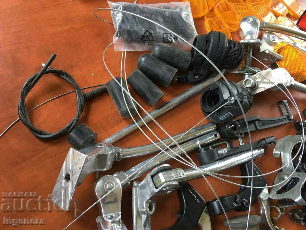 Delivery of LOT OF BICYCLE PARTS WHEEL Delivery of LOT OF BICYCLE PARTS WHEEL