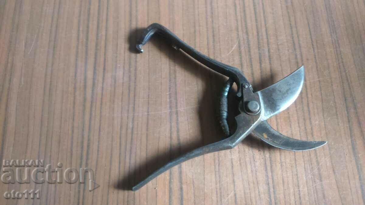 Delivery of OLD GERMAN VINEYARD SCISSORS - KUNO ALSING REMSHEID Delivery of OLD GERMAN VINEYARD SCISSORS - KUNO ALSING REMSHEID