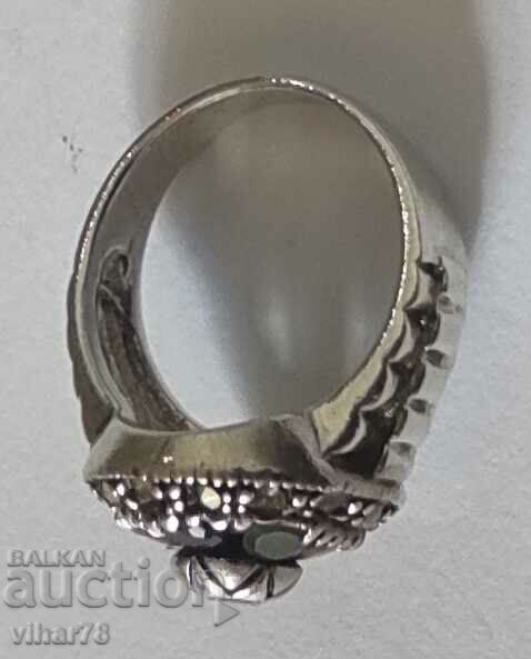 Licitație INEL DE ARGINT VECHI CU SMERALDE NATURALE, RUBINE, SAFIRE